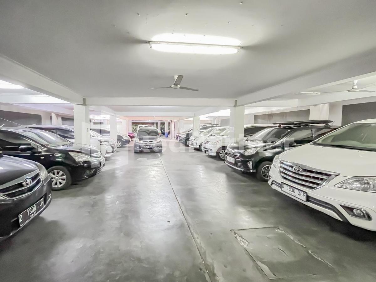 Hotel Sang Surya Syariah Near Rs Hasan Sadikin Mitra Reddoorz